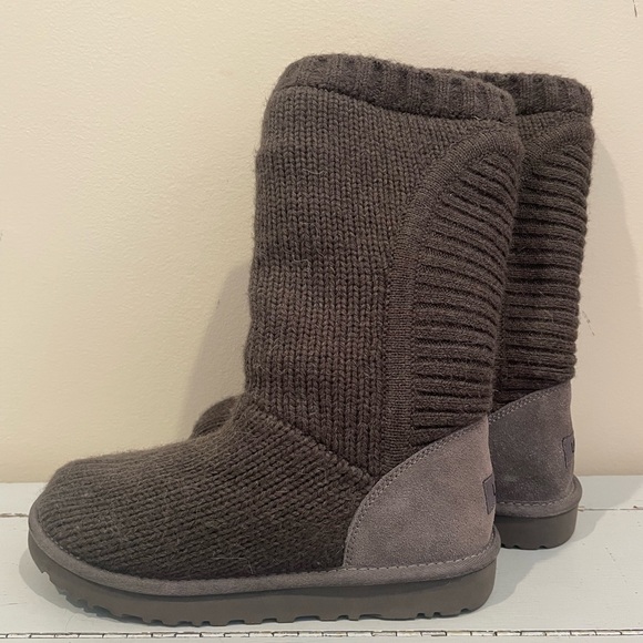 Gray Knit UGGs NWOT Size 8 - Picture 2 of 4